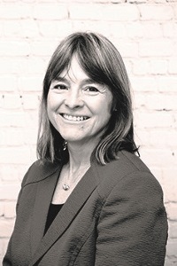 julie-web.tmb-medium